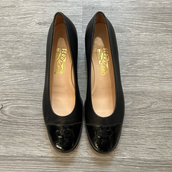 Salvatore Ferragamo Shoes - Salvatore Ferragamo Shoes Women Black Patent Leather Block Heel Round Toe Pumps